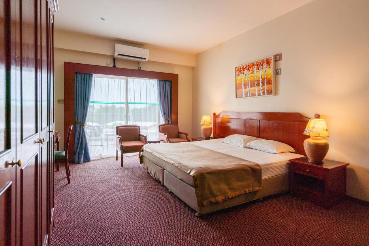 Romantic Couple Suite + Beach-Front Balcony Tanjung Bungah  Exterior photo