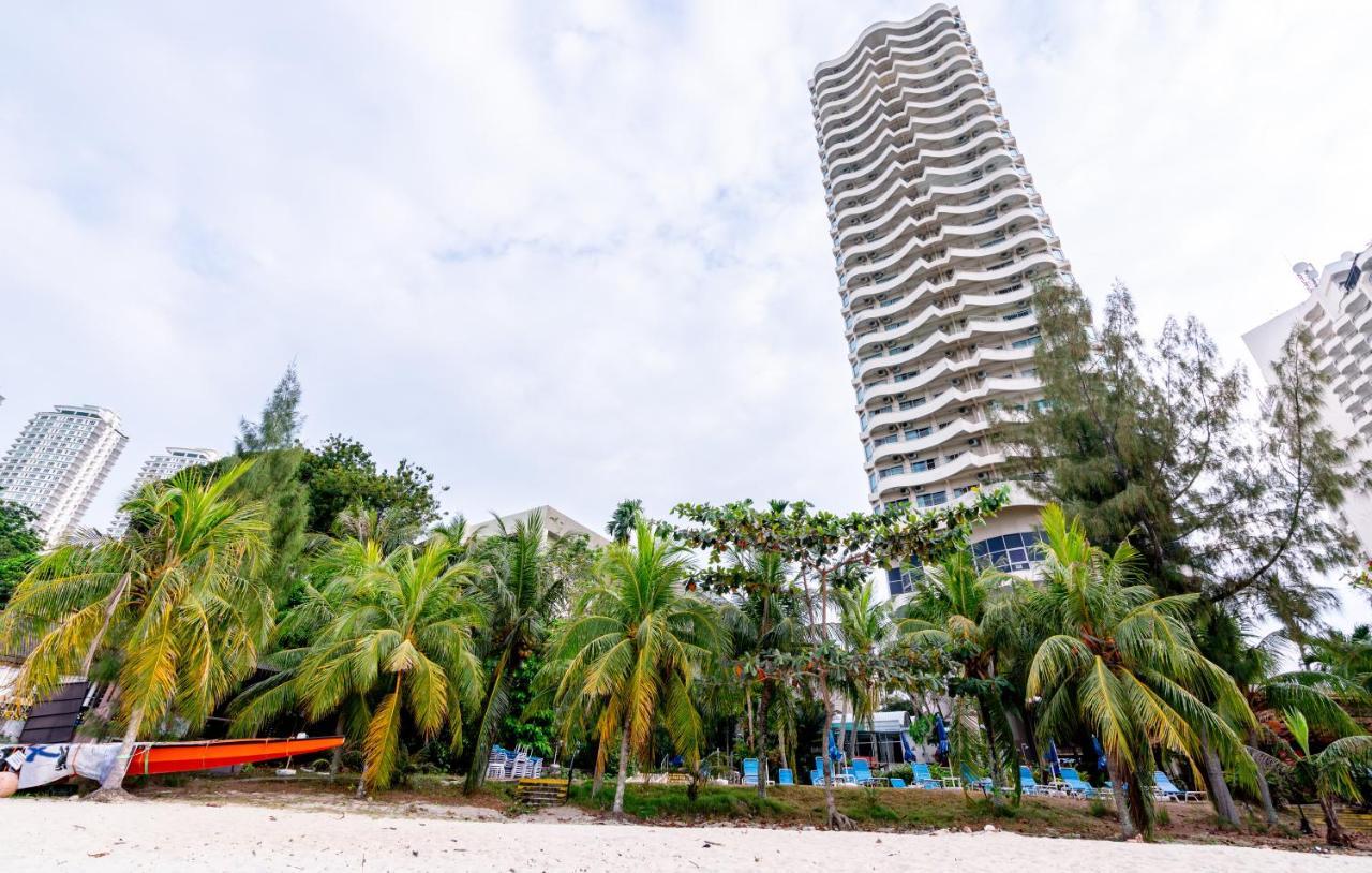 Romantic Couple Suite + Beach-Front Balcony Tanjung Bungah  Exterior photo
