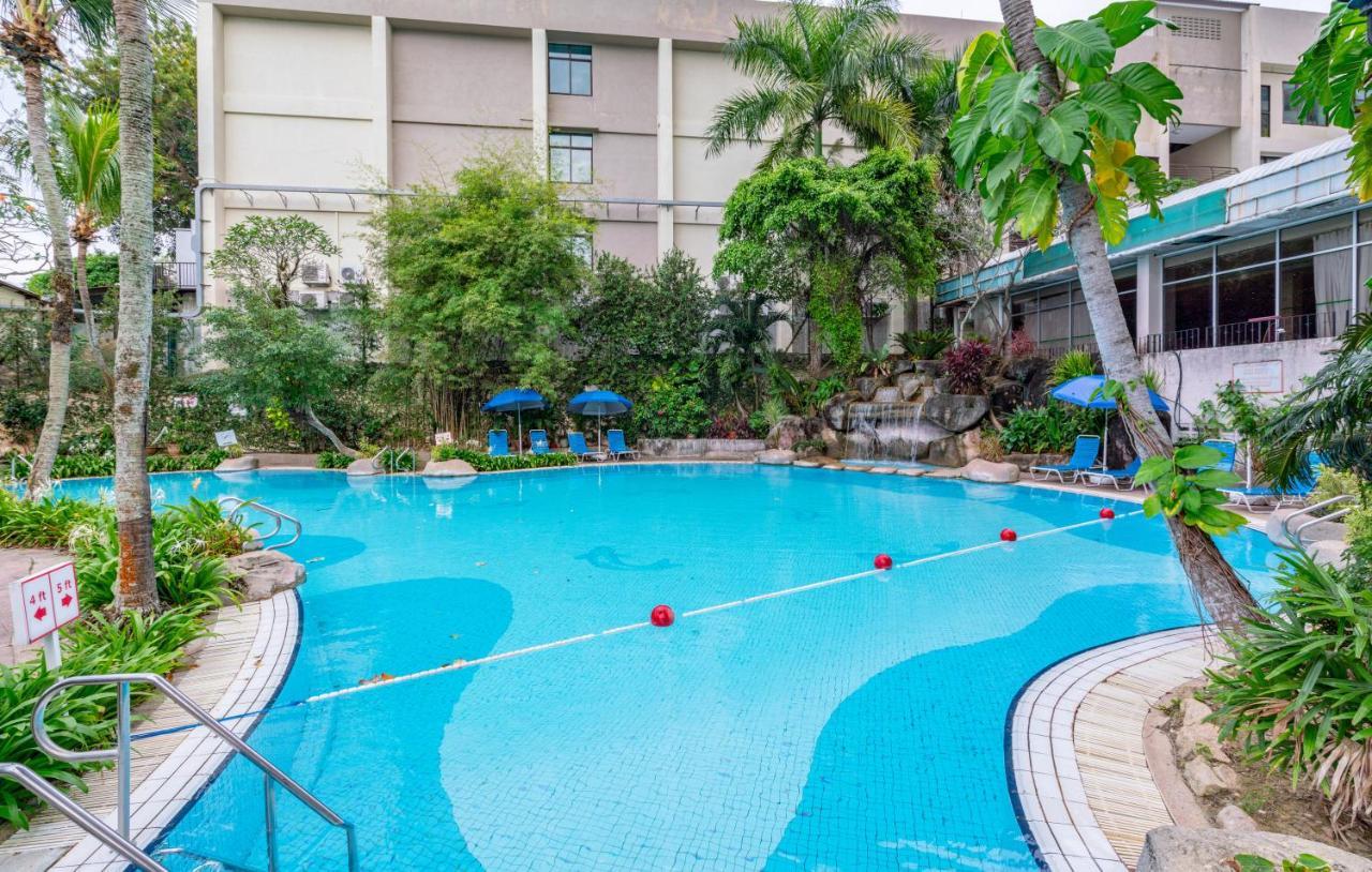 Romantic Couple Suite + Beach-Front Balcony Tanjung Bungah  Exterior photo