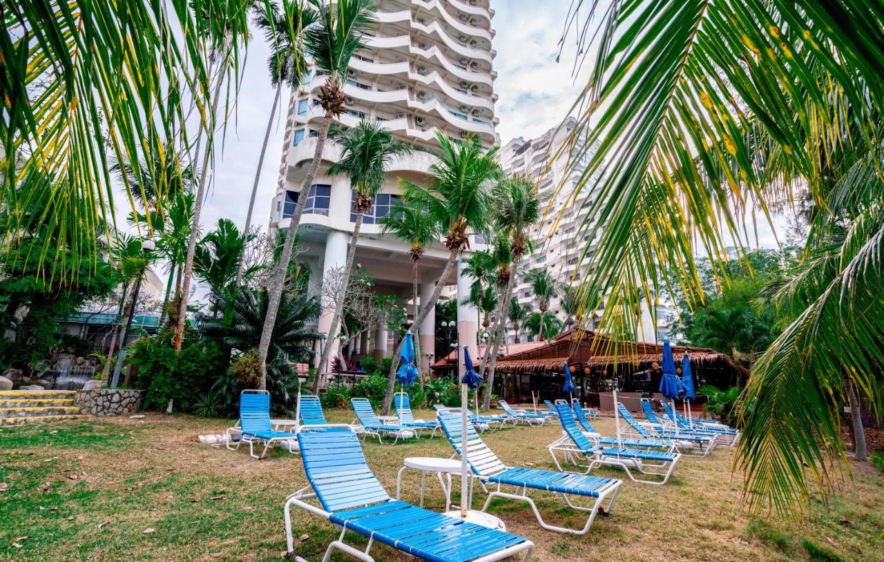 Romantic Couple Suite + Beach-Front Balcony Tanjung Bungah  Exterior photo
